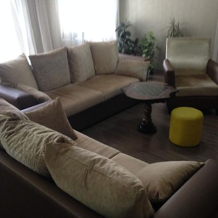 Cheap And Chic Apartment Батуми Екстериор снимка