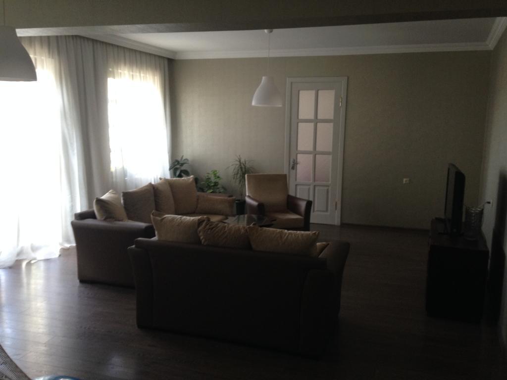 Cheap And Chic Apartment Батуми Екстериор снимка
