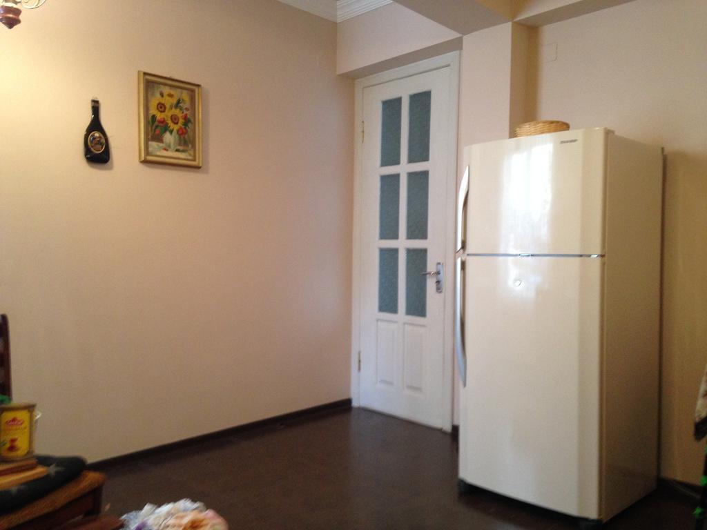 Cheap And Chic Apartment Батуми Екстериор снимка