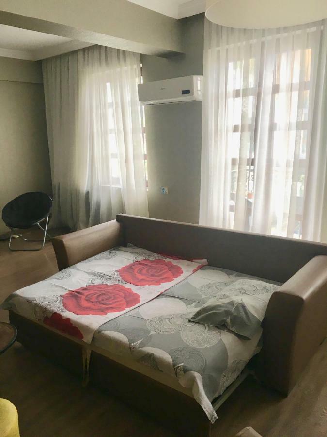 Cheap And Chic Apartment Батуми Екстериор снимка